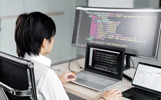 嘉善 ,php声明和调用变量的符号是什么？